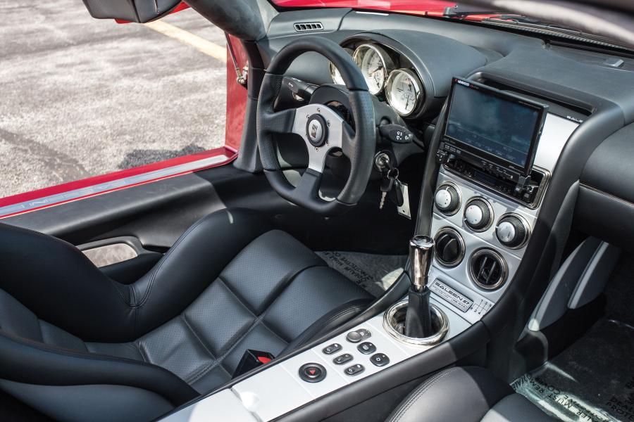 Интерьер Saleen S7 Twin Turbo 2005 года  (фото 19 из 152)